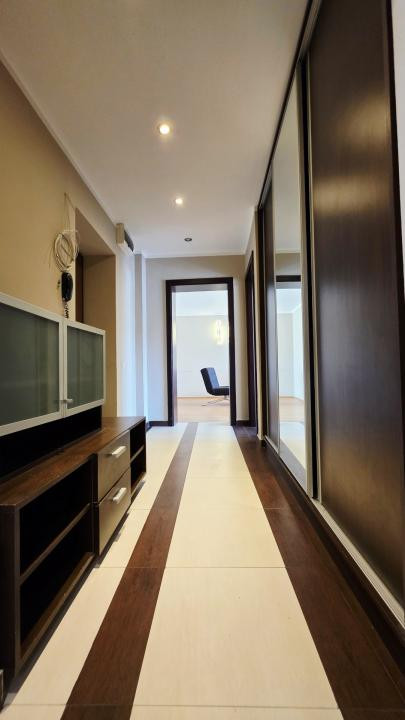 Apartament 3 camere de închiriat – Bulevardul Decebal | 81 mp | Centrală proprie