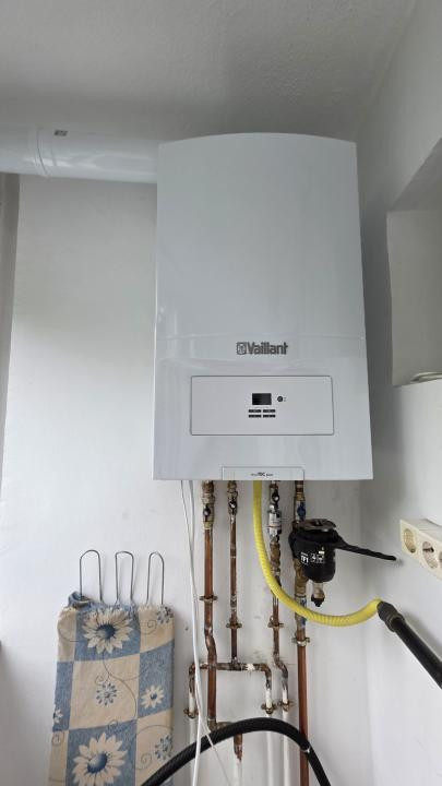 Inchiriere 2 camere cu centrala si parcare