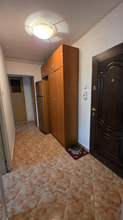 Inchiriere 2 camere cu centrala si parcare