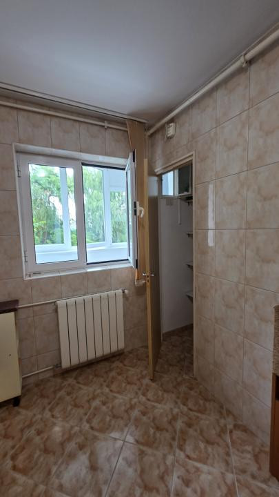 Inchiriere 2 camere cu centrala si parcare