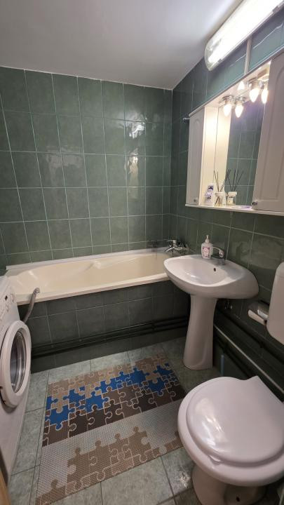Inchiriere 2 camere cu centrala si parcare
