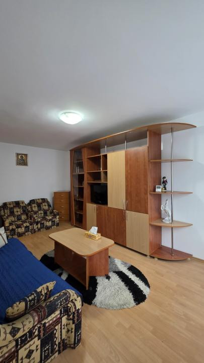 Inchiriere 2 camere cu centrala si parcare
