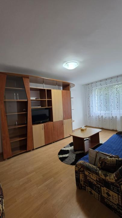 Inchiriere 2 camere cu centrala si parcare