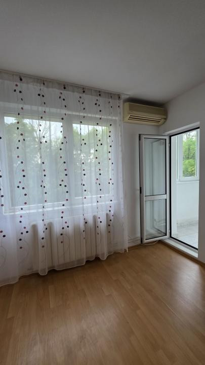 Inchiriere 2 camere cu centrala si parcare