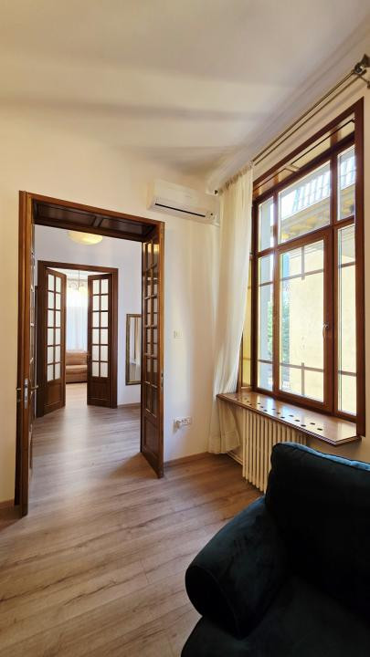 Universitate apartament in vila ideal locuit sau firma