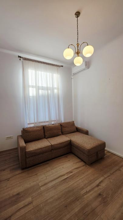 Universitate apartament in vila ideal locuit sau firma