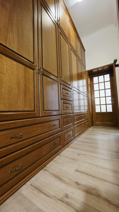 Universitate apartament in vila ideal locuit sau firma