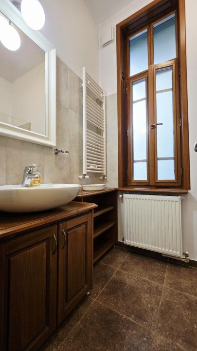 Universitate apartament in vila ideal locuit sau firma