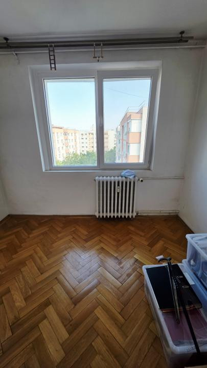 Vanzare 2 camere zona Tei bloc 1982 decomandat