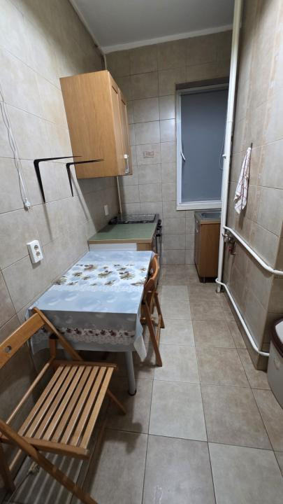 Garsonieră decomandată de închiriat – Bd. Lacul Tei | 36 mp | Parter