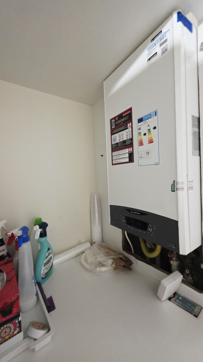 Vanzare 3 camere Metrou Universitate *Batistei * TNB