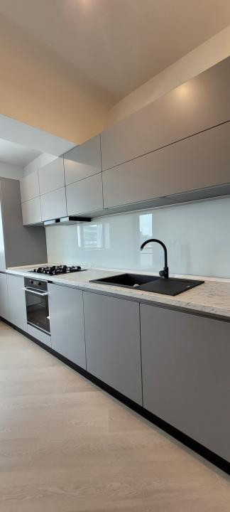 Inchiriere 3 camere Cortina North cu terasa de 27 mp si parcare