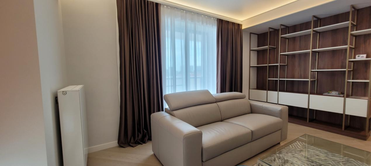 Inchiriere 3 camere Cortina North cu terasa de 27 mp si parcare