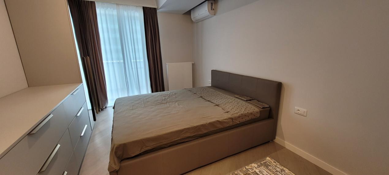 Inchiriere 3 camere Cortina North cu terasa de 27 mp si parcare